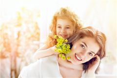 当了妈妈，一样美翻天的星座女