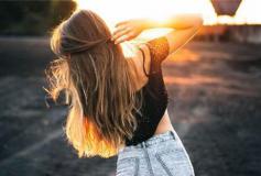 分手后会偷偷关注前任的星座